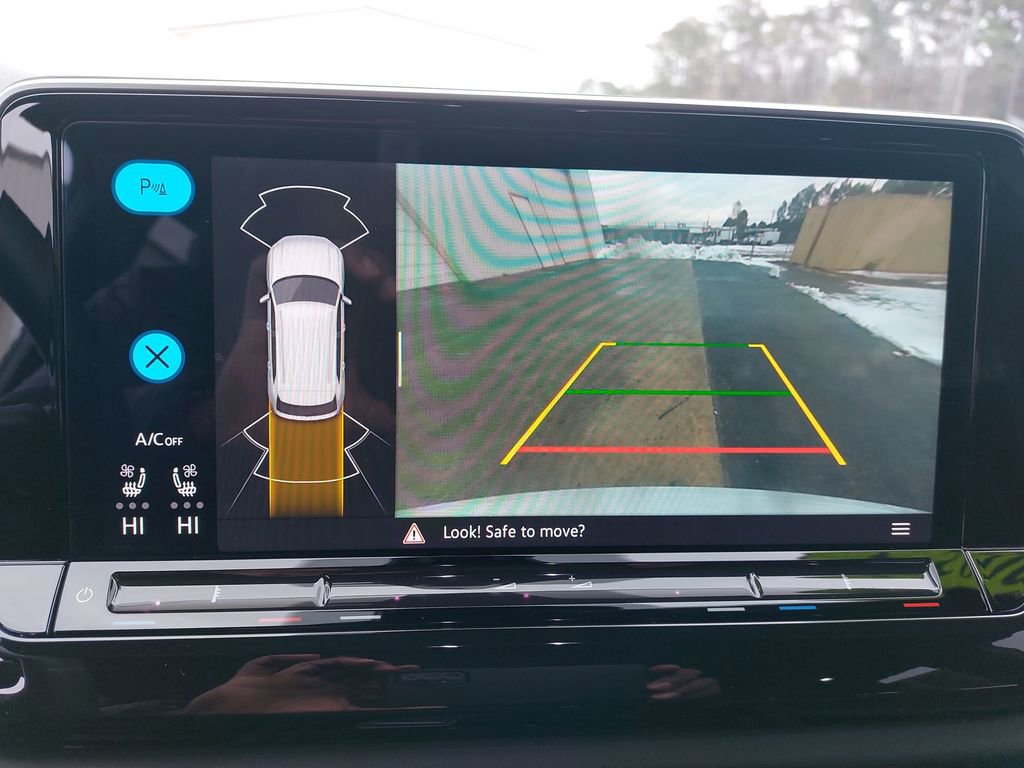 Used 2025 Volkswagen Atlas Cross Sport SE image 19