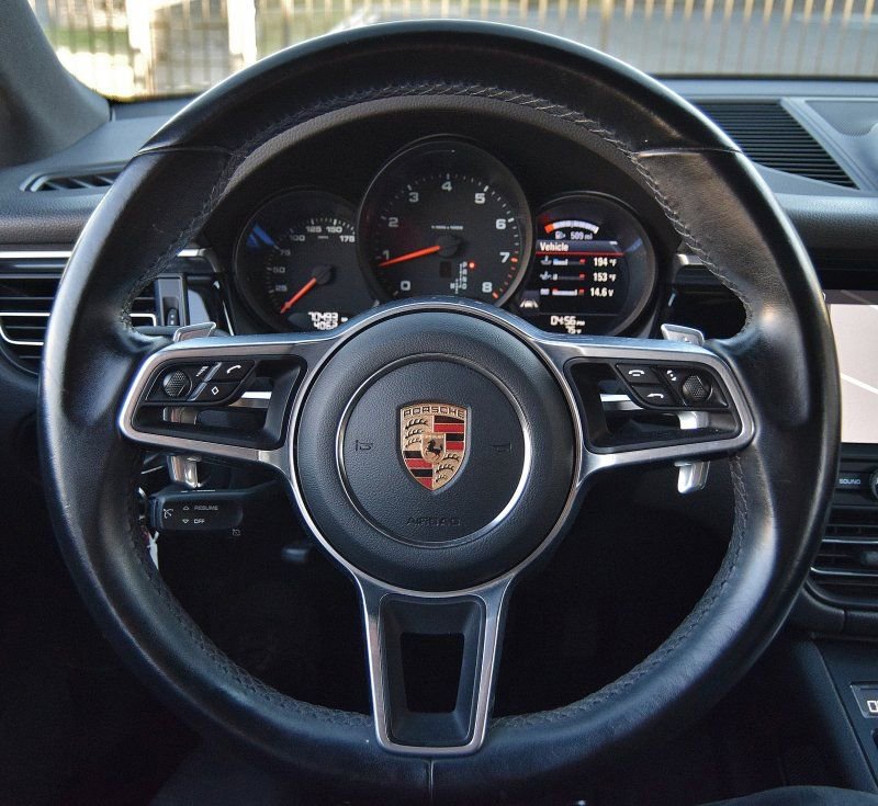 Used 2020 Porsche Macan image 12