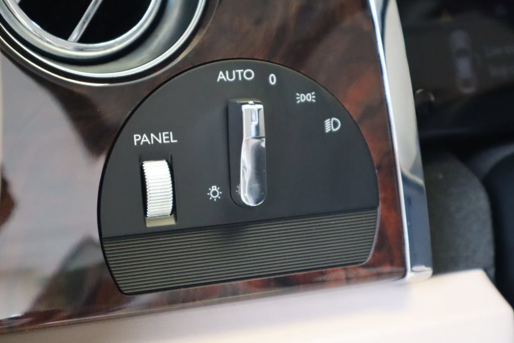 Used 2016 Rolls-Royce Wraith RWD image 14
