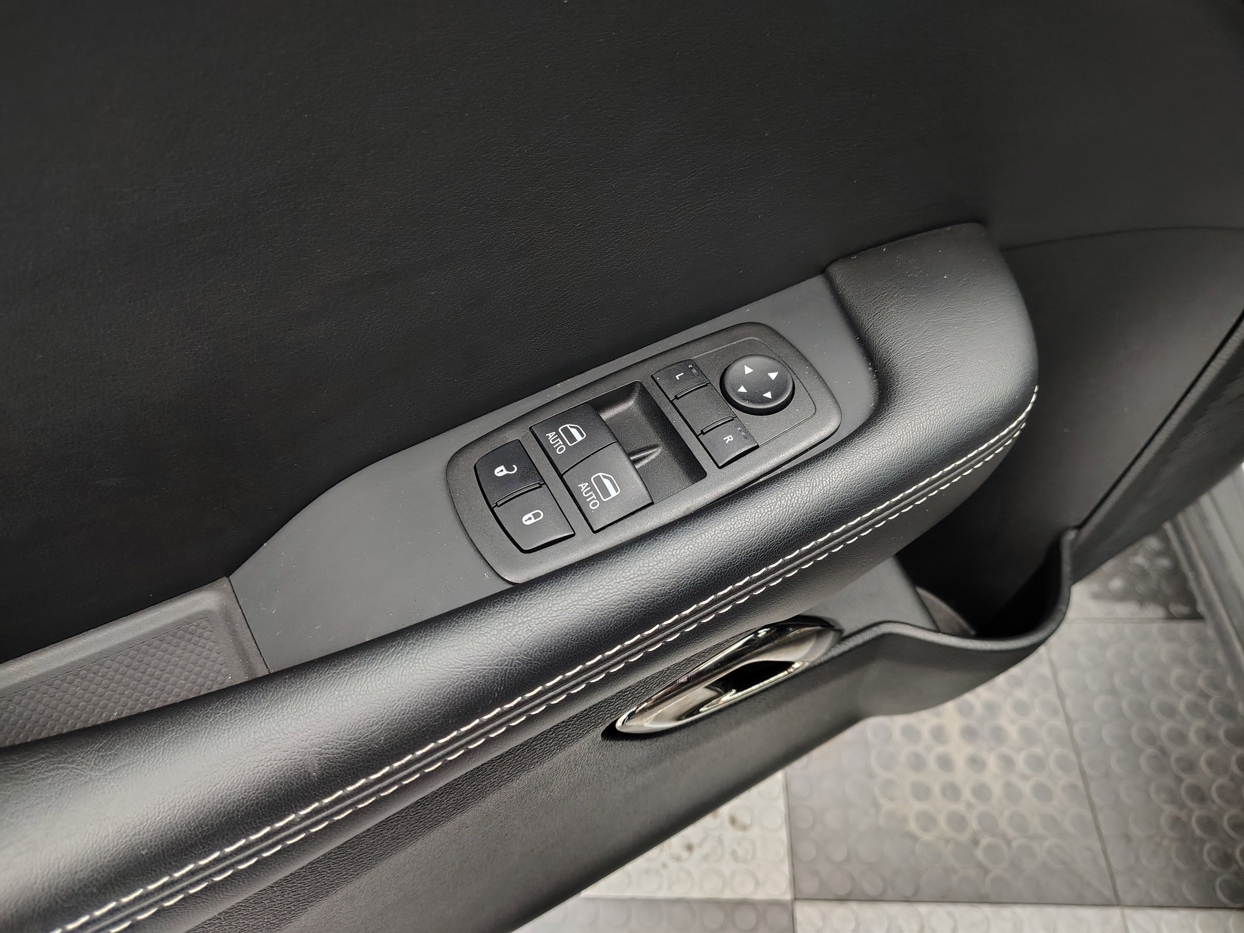 Used 2023 Dodge Challenger SRT Hellcat image 39