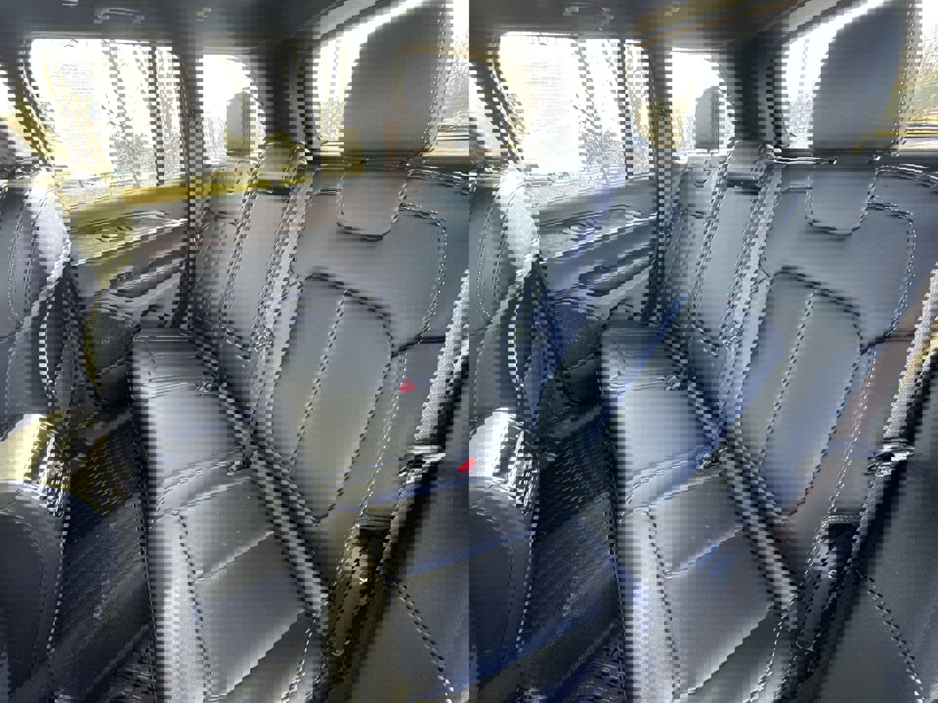 Used 2024 Jeep Grand Cherokee Limited w/ Black Appearance Package image 23