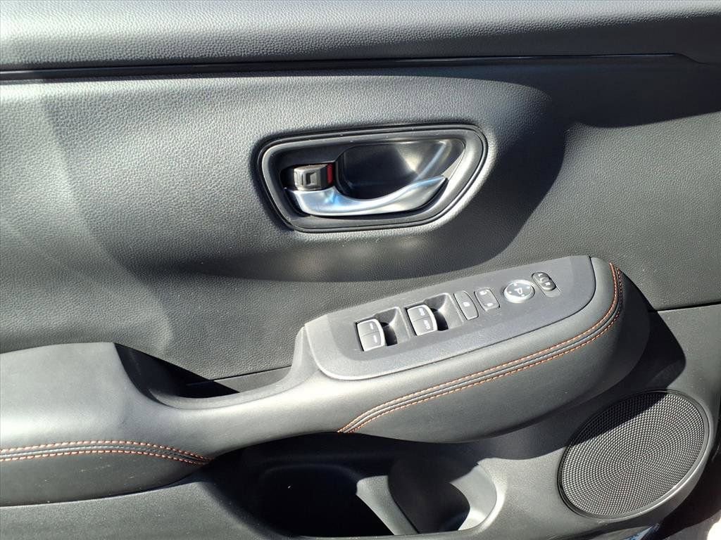 Used 2025 Honda HR-V Sport image 17