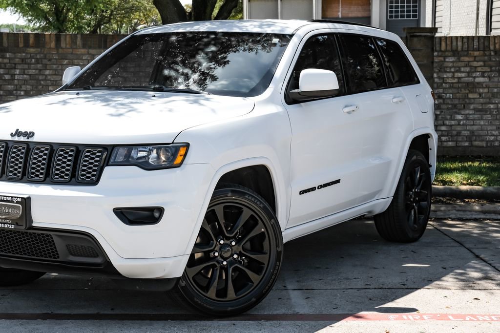 Used 2019 Jeep Grand Cherokee Altitude image 13