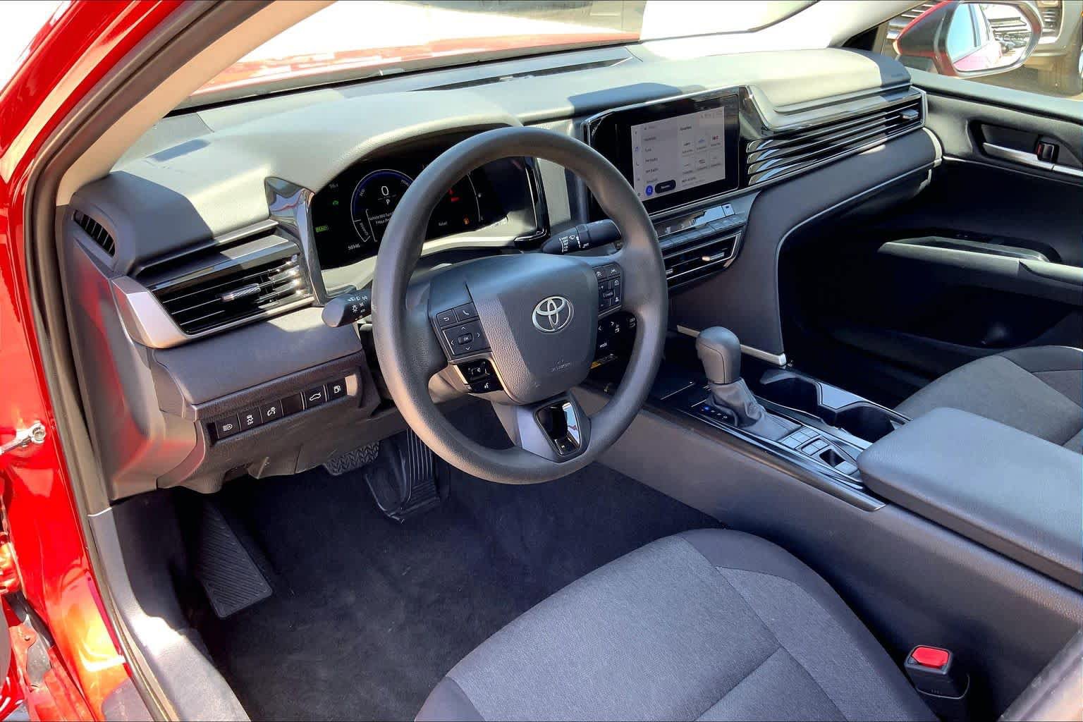 Used 2025 Toyota Camry LE FWD image 17
