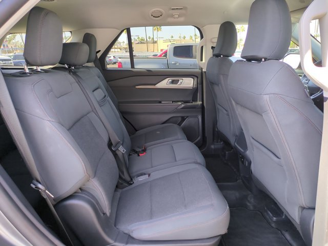 Used 2025 Ford Explorer Active AWD/4WD image 20