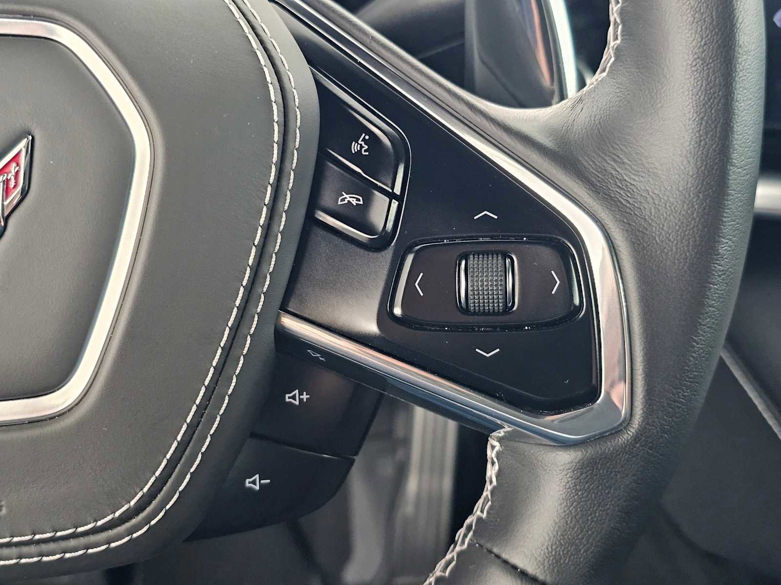 Used 2025 Chevrolet Corvette Stingray Coupe w/ 1LT image 28