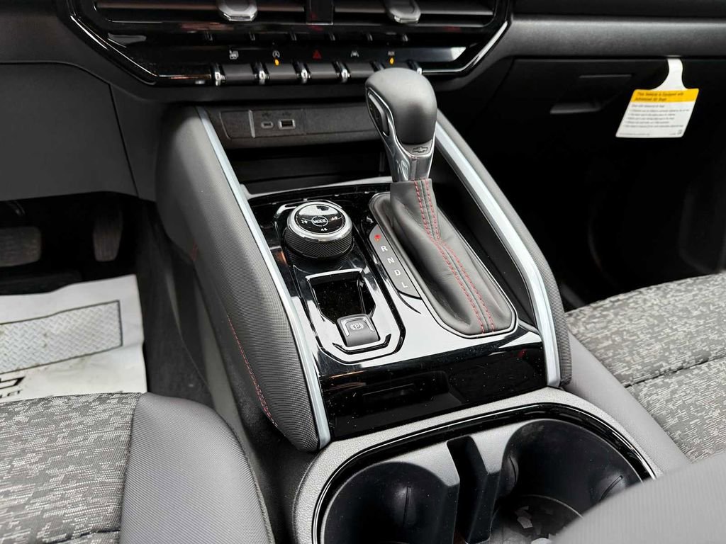 Used 2026 Chevrolet Colorado Z71 image 11