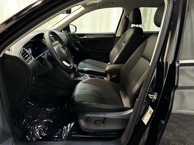 Certified 2022 Volkswagen Tiguan SE image 14