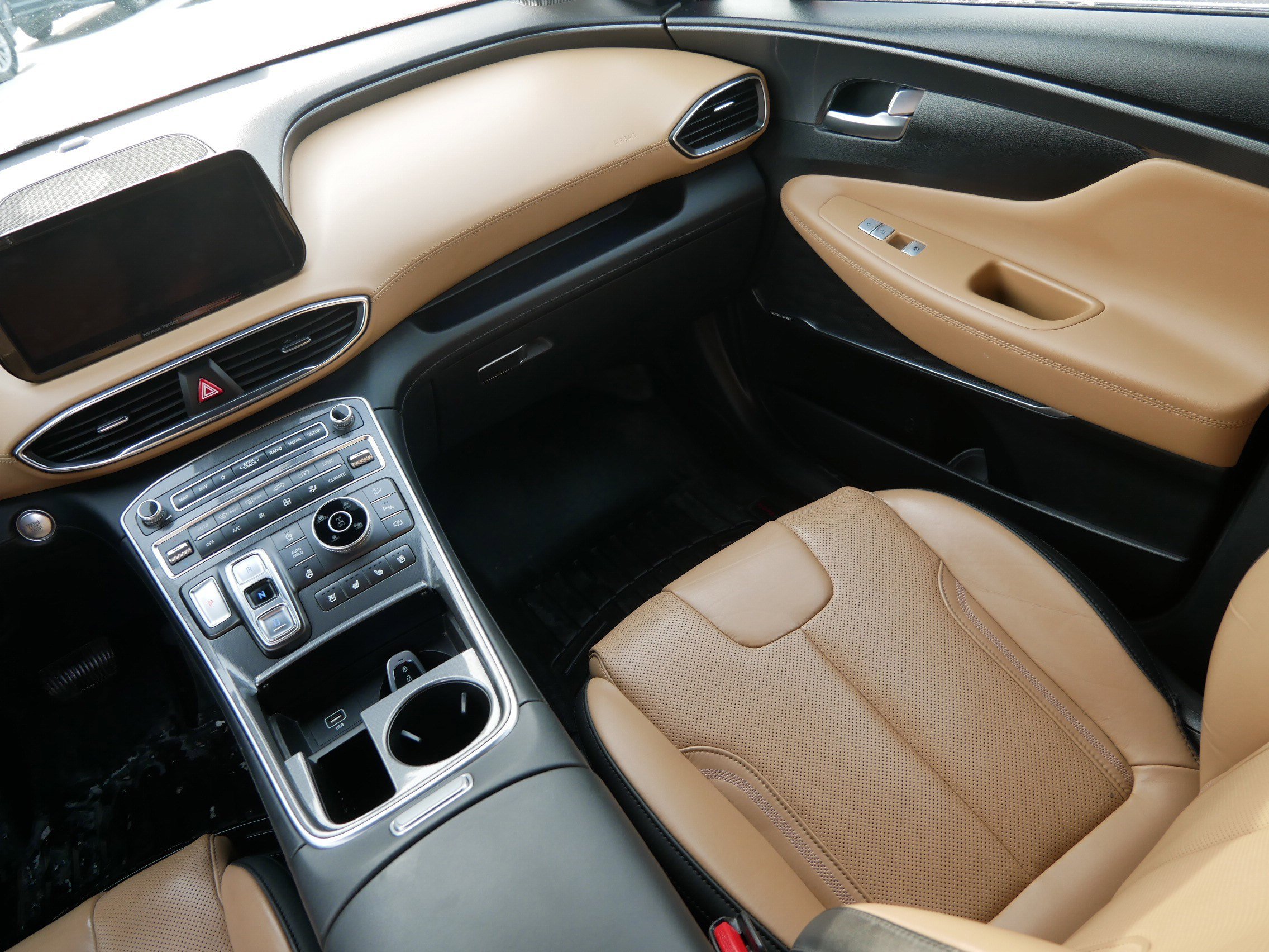 Used 2021 Hyundai Santa Fe Calligraphy image 11