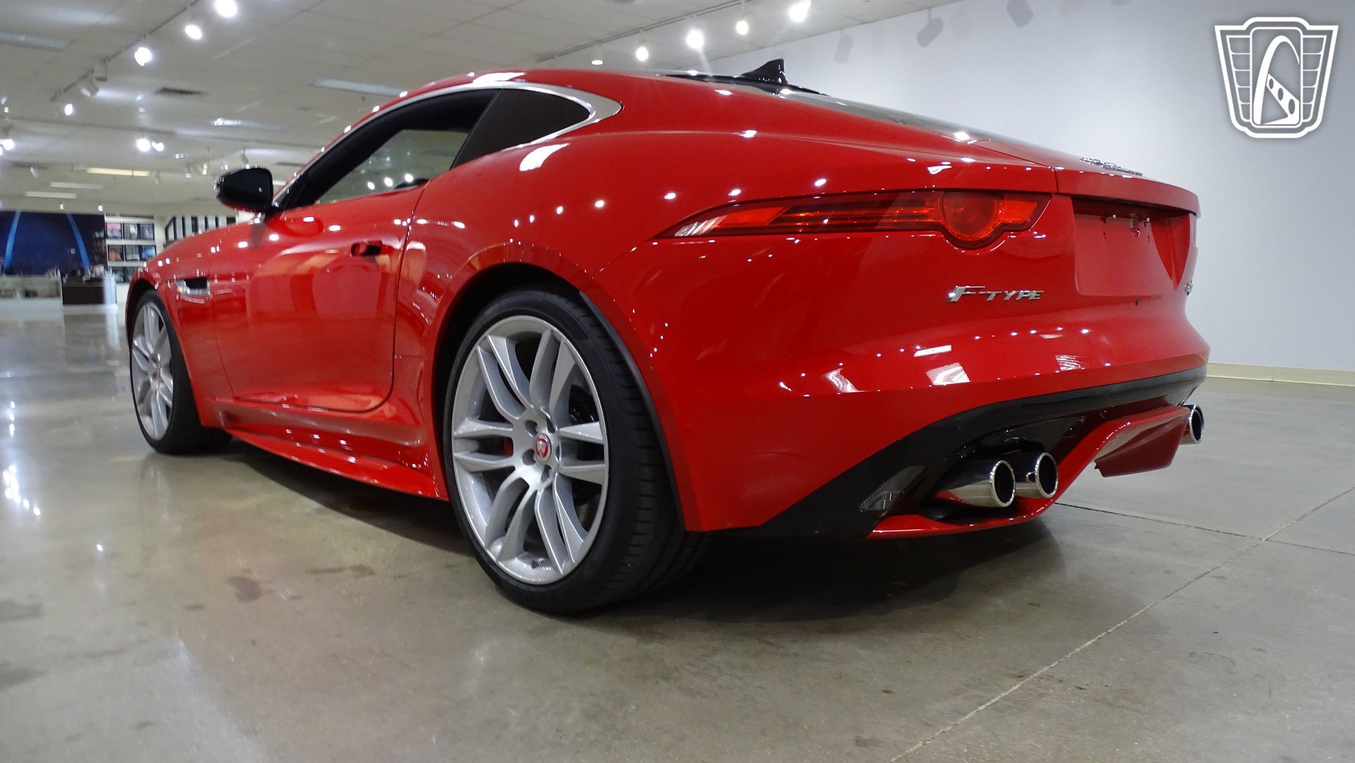 Used 2016 Jaguar F-TYPE R AWD/4WD image 9