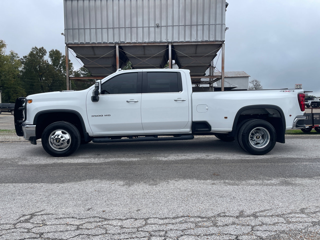 Used 2022 Chevrolet Silverado 3500 LTZ image 2