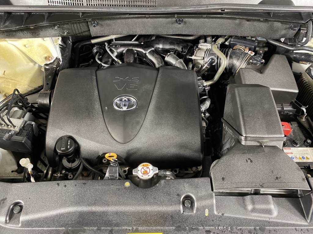 Used 2019 Toyota Highlander SE image 12