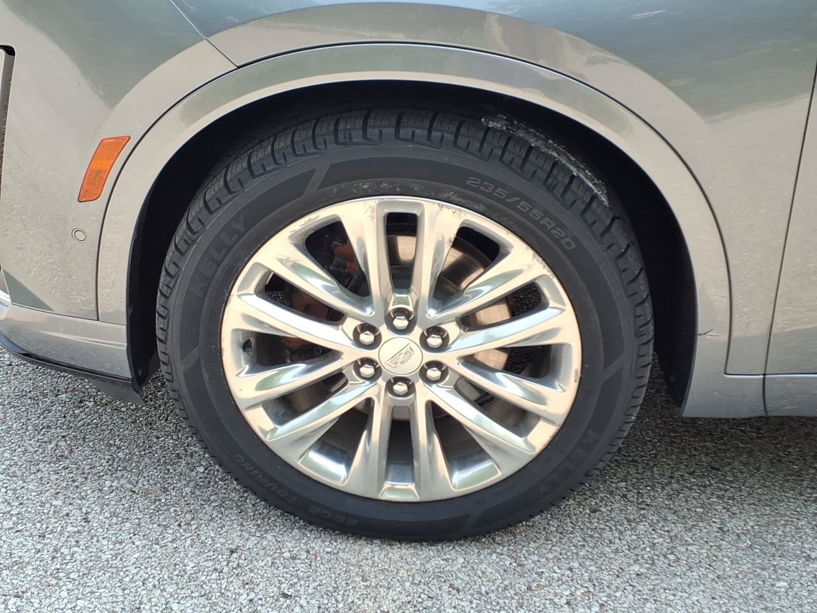 Used 2021 Cadillac XT6 Premium Luxury FWD image 32