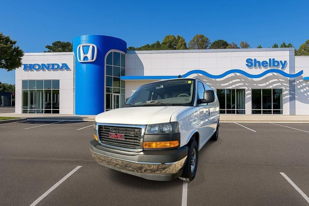 Used 2024 GMC Savana 2500 w/ Driver Convenience Package image 4