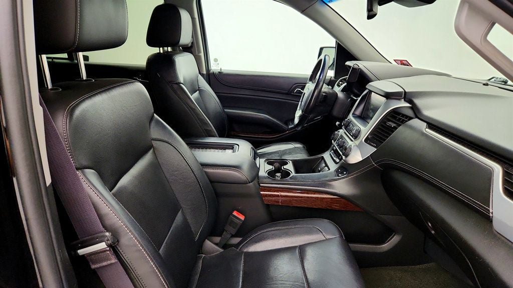 Used 2016 GMC Yukon SLT w/ Open Road Package AWD/4WD image 26