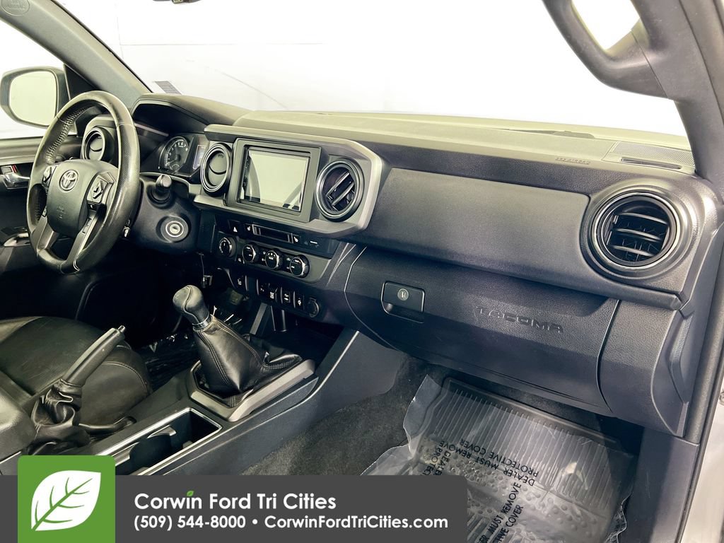 Used 2019 Toyota Tacoma TRD Off-Road w/ TRD Premium Off Road Package AWD/4WD image 26