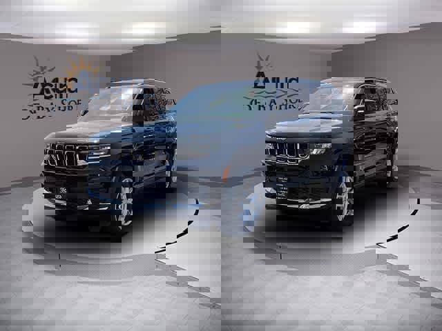 Used 2022 Jeep Grand Cherokee L Laredo w/ Luxury Tech Group I image 1