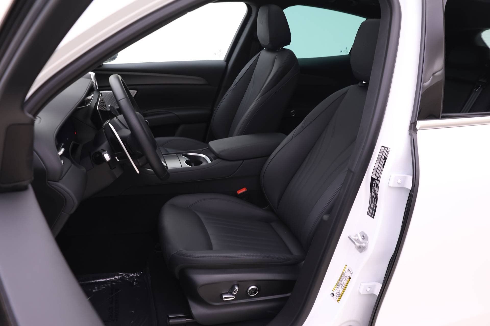 New 2024 Maserati Grecale GT image 7