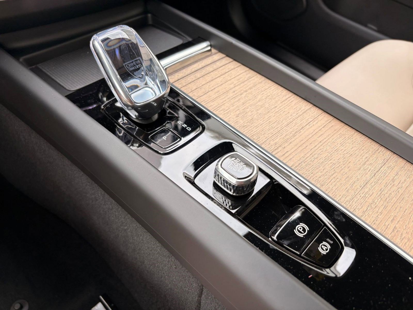 Certified 2026 Volvo XC60 B5 Plus w/ Climate Package image 18