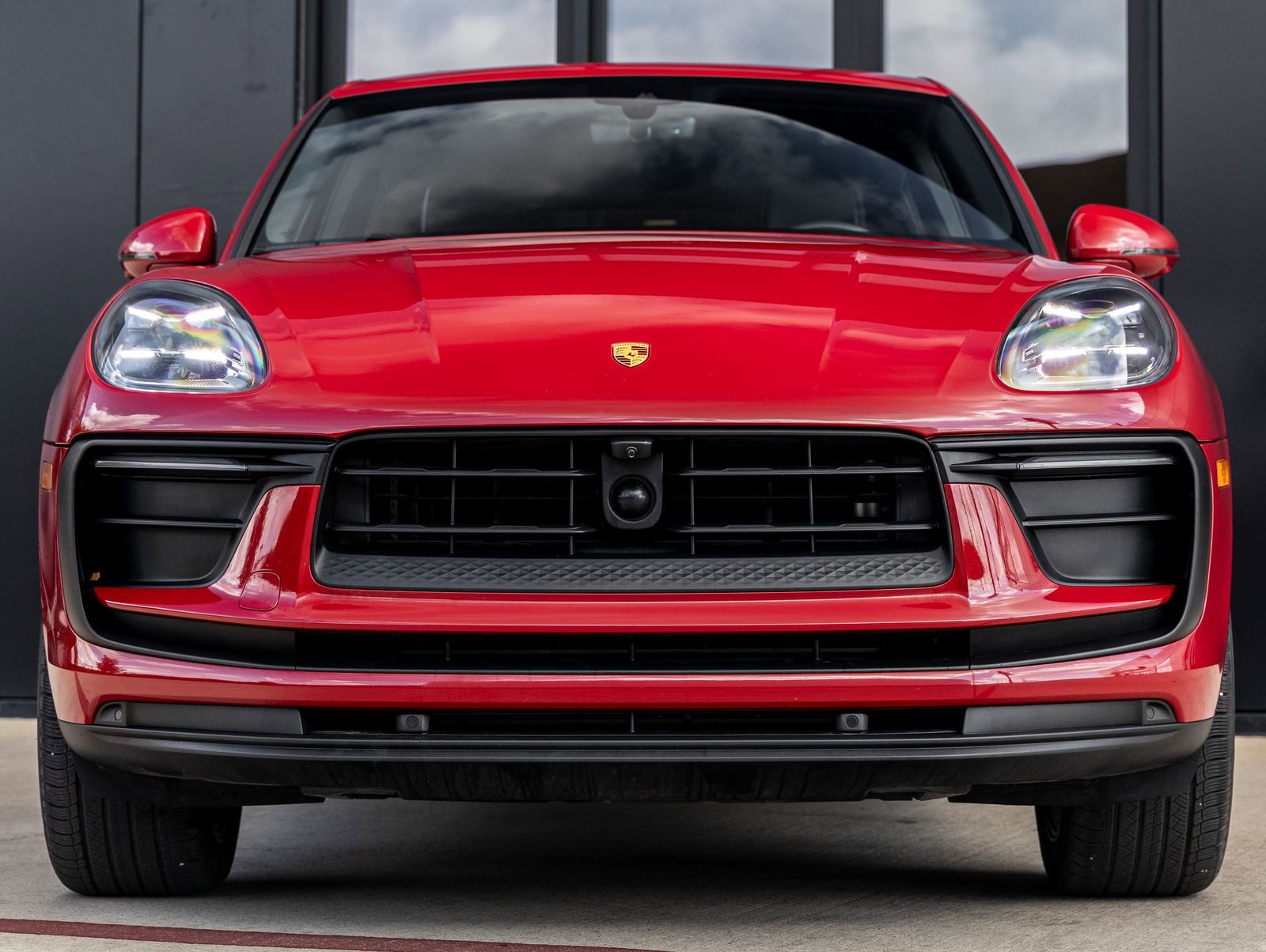 Certified 2024 Porsche Macan image 8