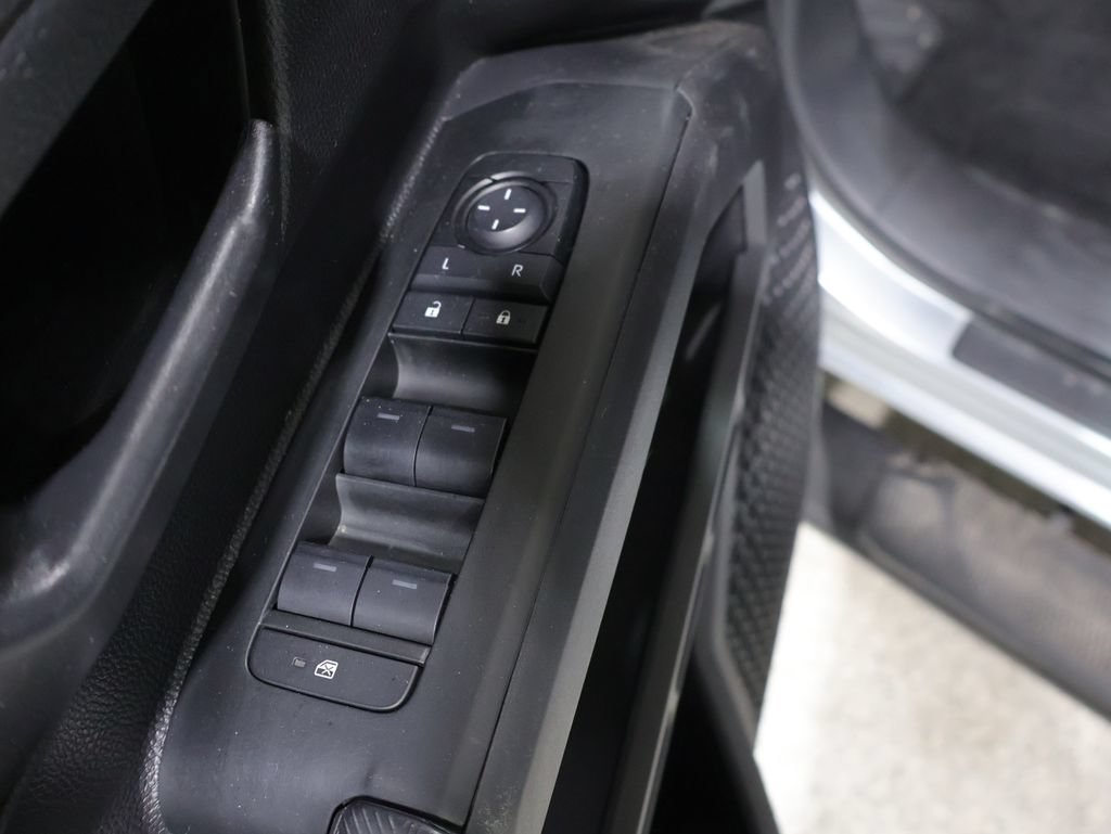 Used 2025 Toyota Tacoma SR w/ SR Upgrade Package AWD/4WD image 13