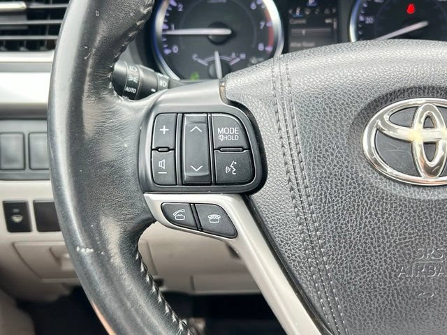 Used 2015 Toyota Highlander XLE AWD/4WD image 24
