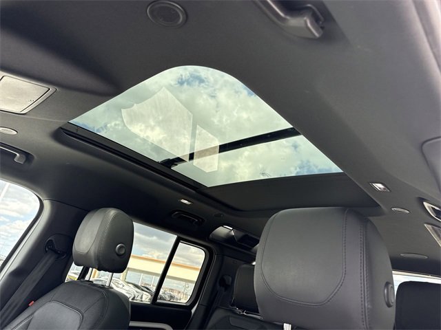 Used 2022 Land Rover Defender 110 X-Dynamic SE image 22