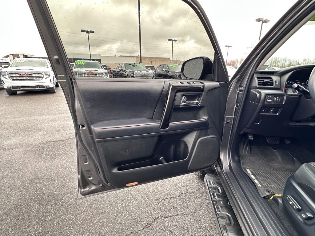 Used 2019 Toyota 4Runner TRD Off-Road AWD/4WD image 20