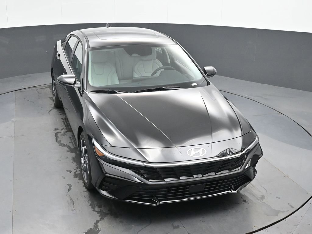 New 2025 Hyundai Elantra Limited image 41