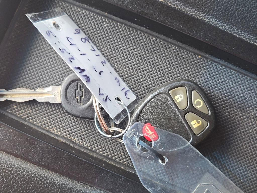 Used 2013 Chevrolet Avalanche LTZ image 32