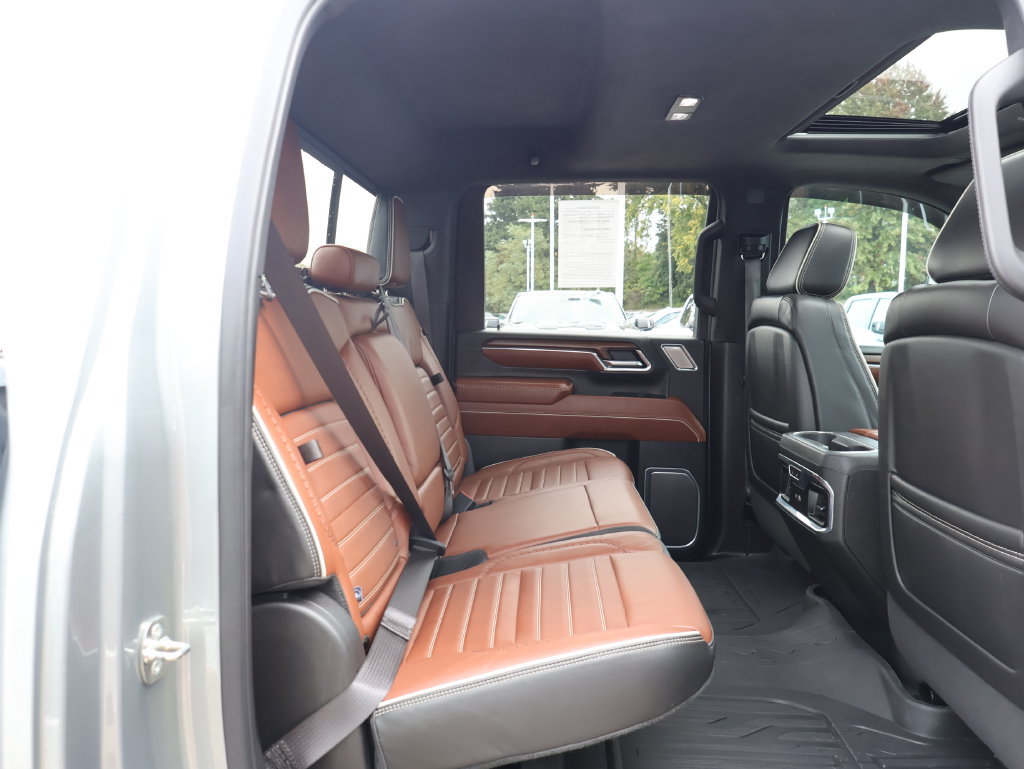 Used 2024 GMC Sierra 3500 Denali Ultimate AWD/4WD image 43