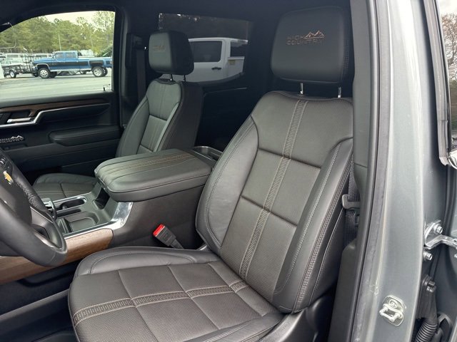 Used 2025 Chevrolet Silverado 1500 High Country image 9