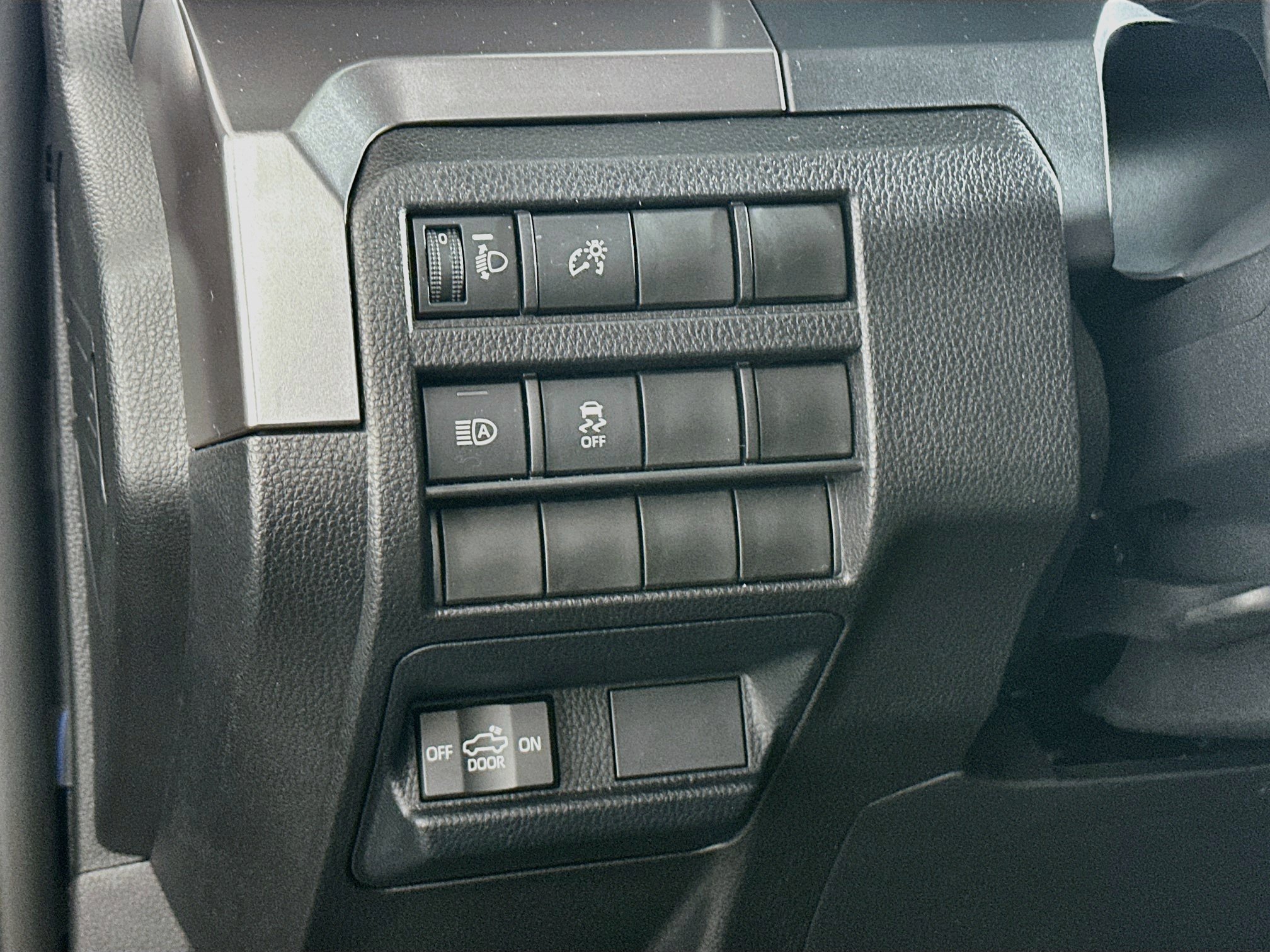 Used 2026 Toyota Tacoma SR5 AWD/4WD image 17