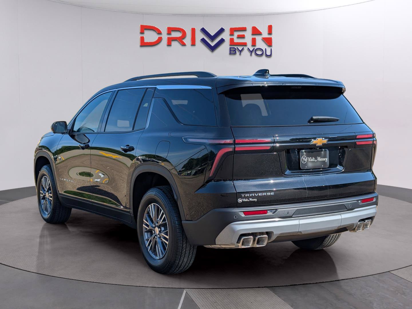 New 2026 Chevrolet Traverse LT w/ Enhanced Driving Package FWD image 3