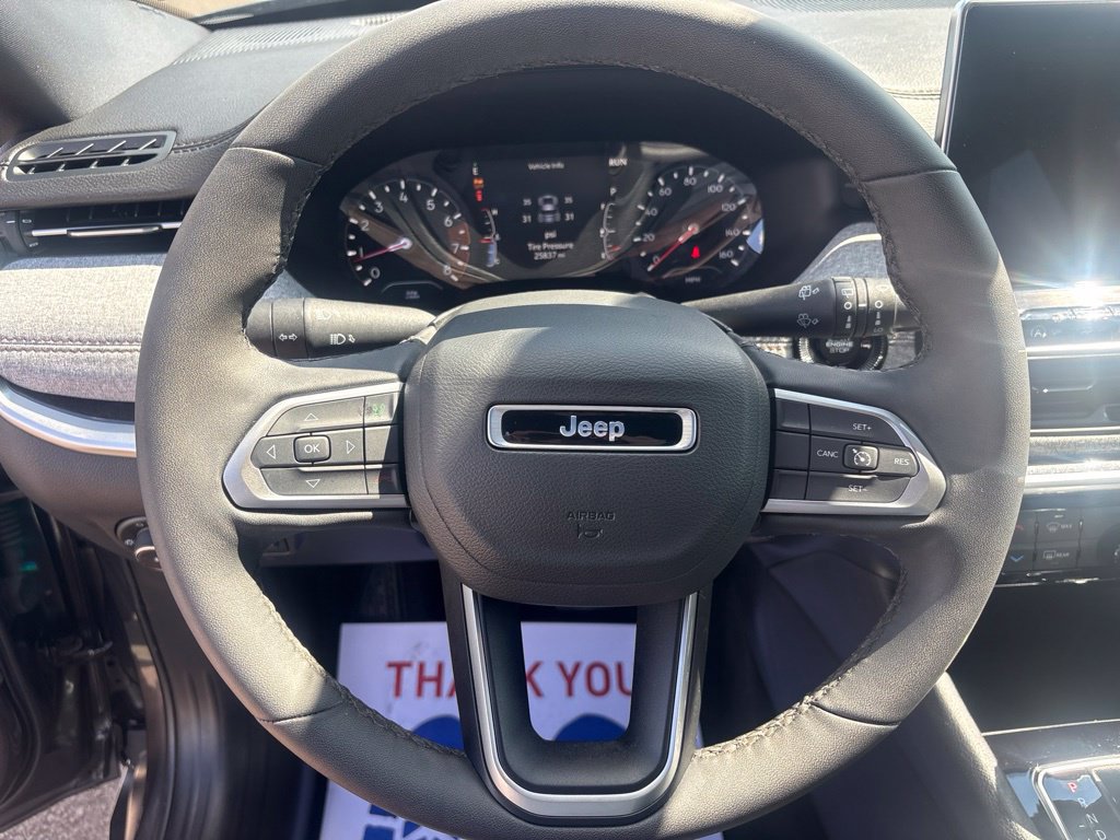Certified 2023 Jeep Compass Latitude AWD/4WD image 18