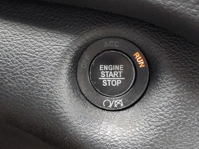 Used 2019 Jeep Cherokee Limited w/ Technology Group FWD image 27
