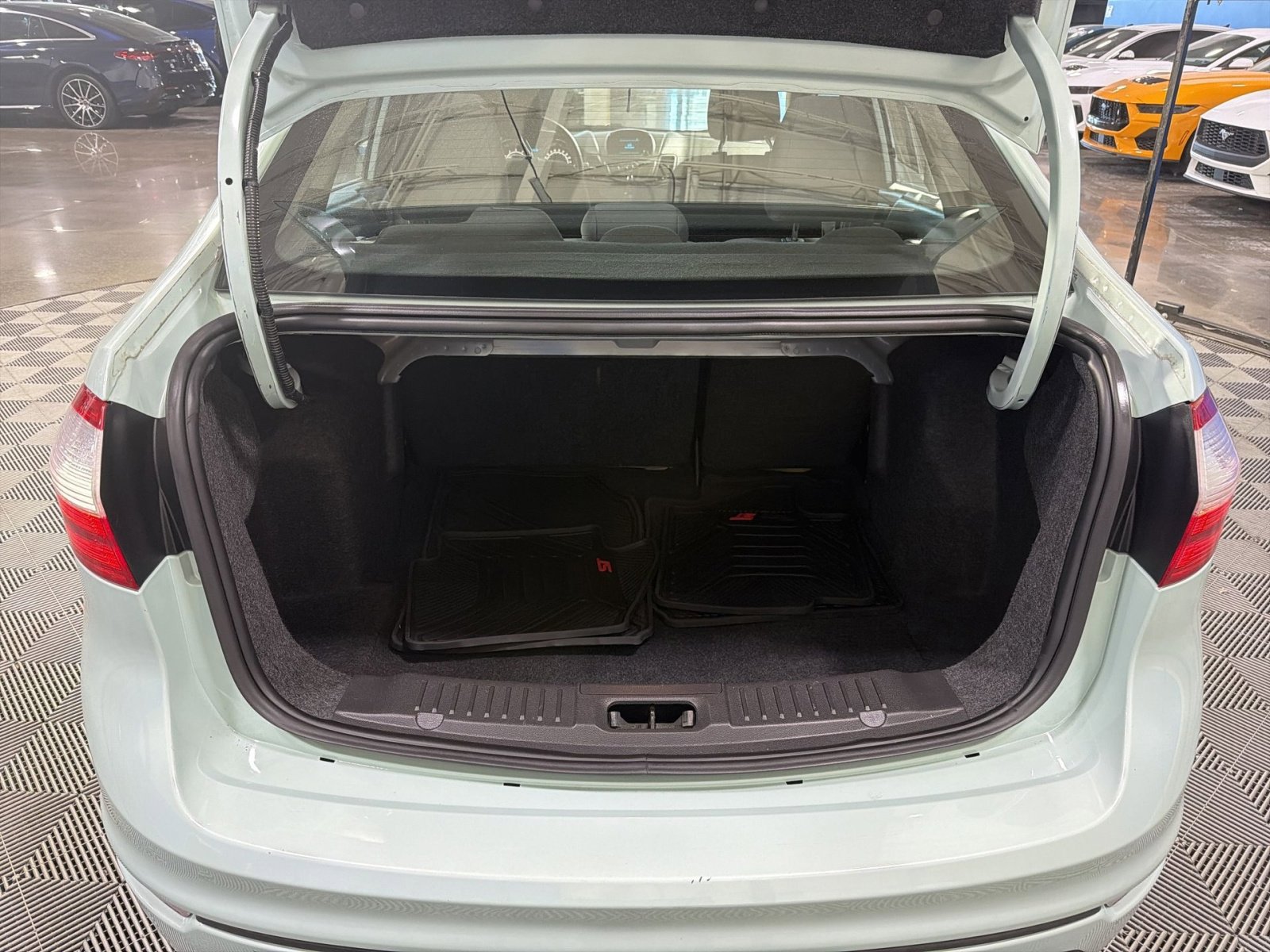 Used 2017 Ford Fiesta SE FWD image 21