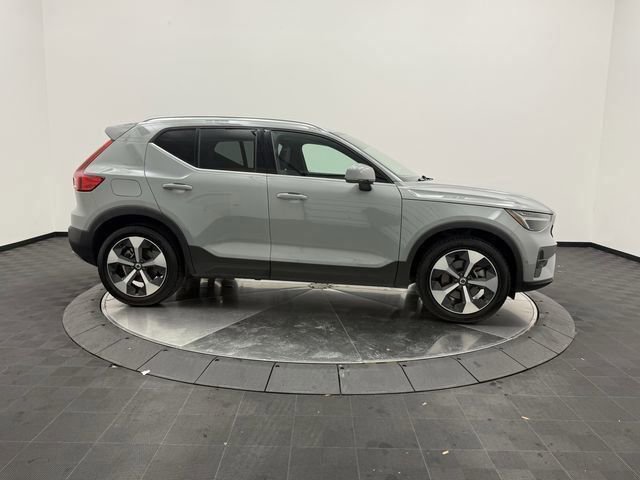 Certified 2025 Volvo XC40 B5 Plus image 8