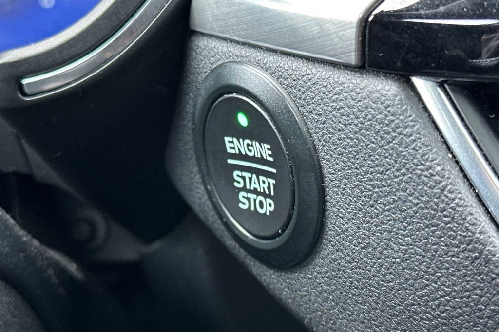 Used 2021 Ford Escape Titanium image 20