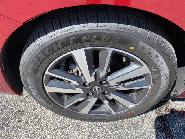 Used 2025 Nissan Versa SV FWD image 9