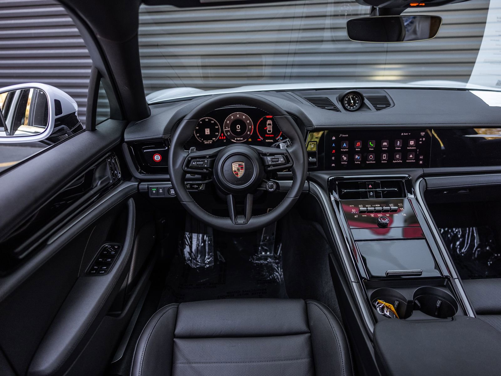 Certified 2025 Porsche Panamera 4 image 12