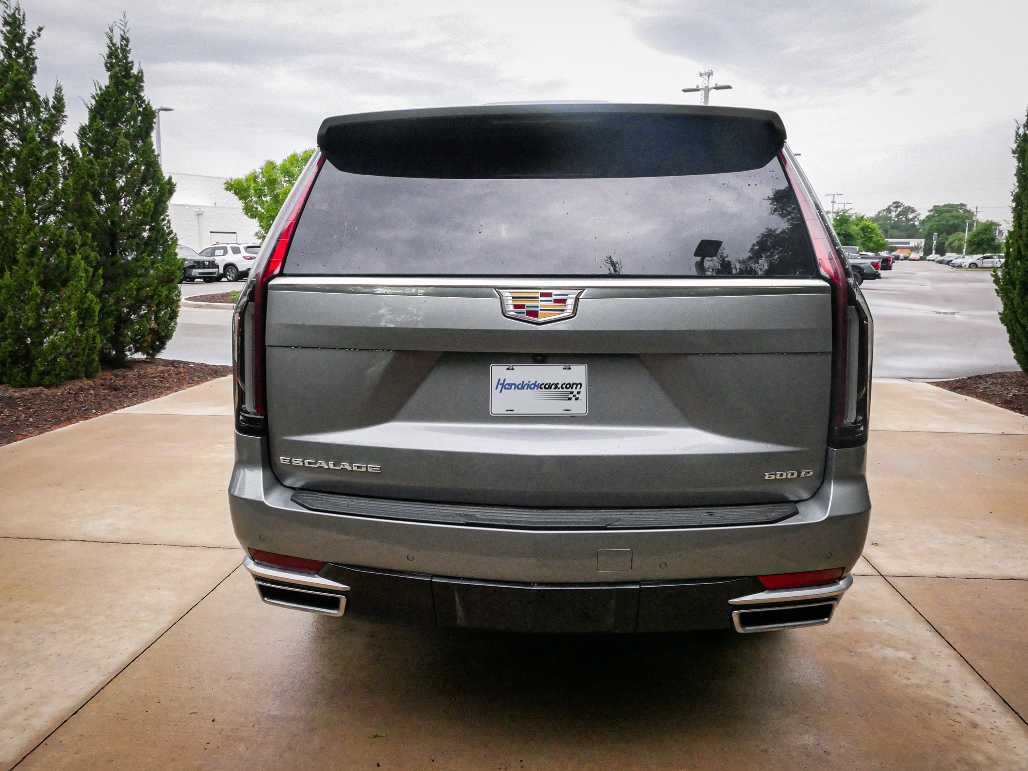 Used 2024 Cadillac Escalade Luxury AWD/4WD image 10