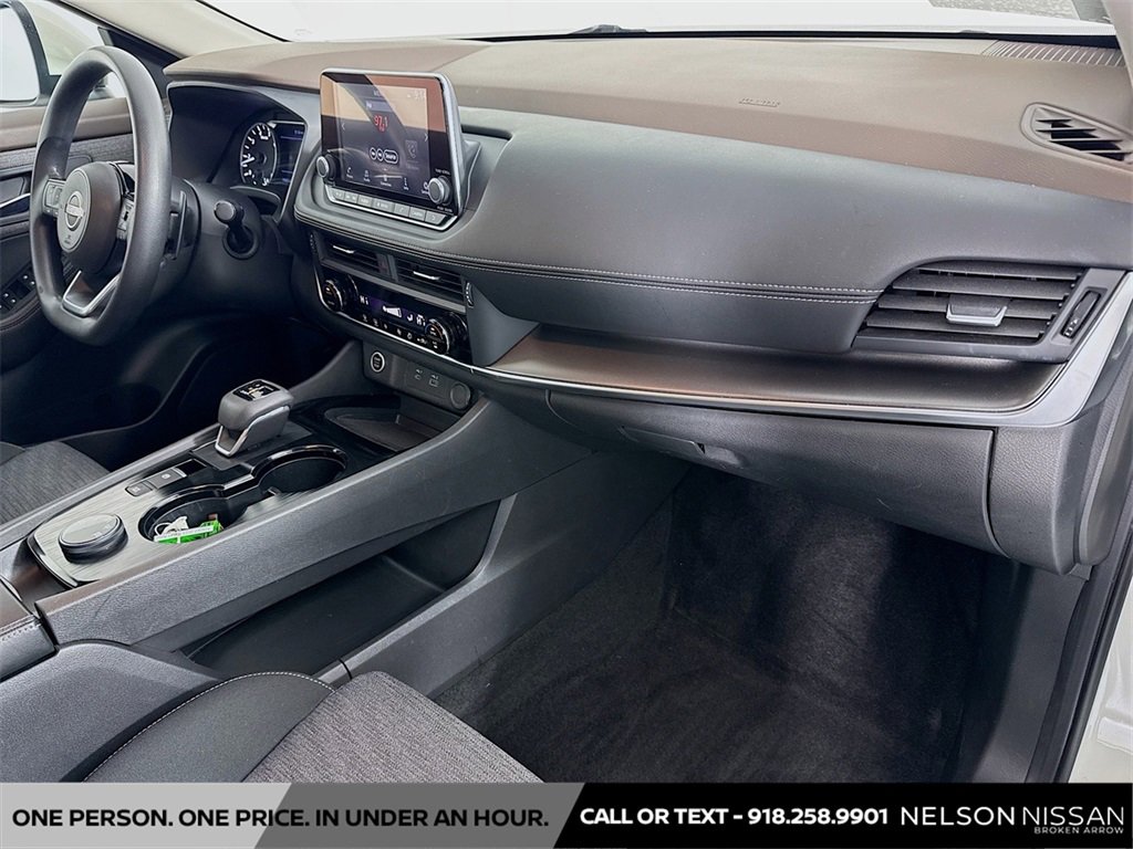 Certified 2023 Nissan Rogue SV image 27