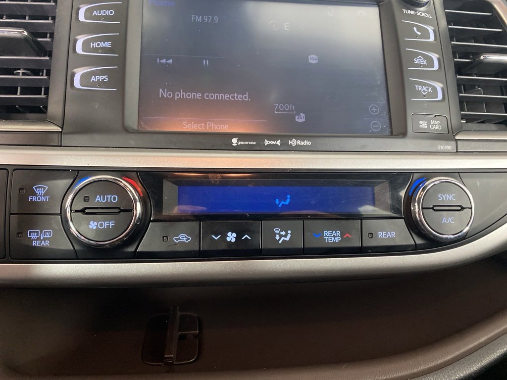 Used 2019 Toyota Highlander XLE image 20