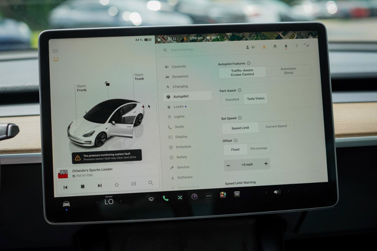 Used 2022 Tesla Model 3 Long Range AWD/4WD image 13