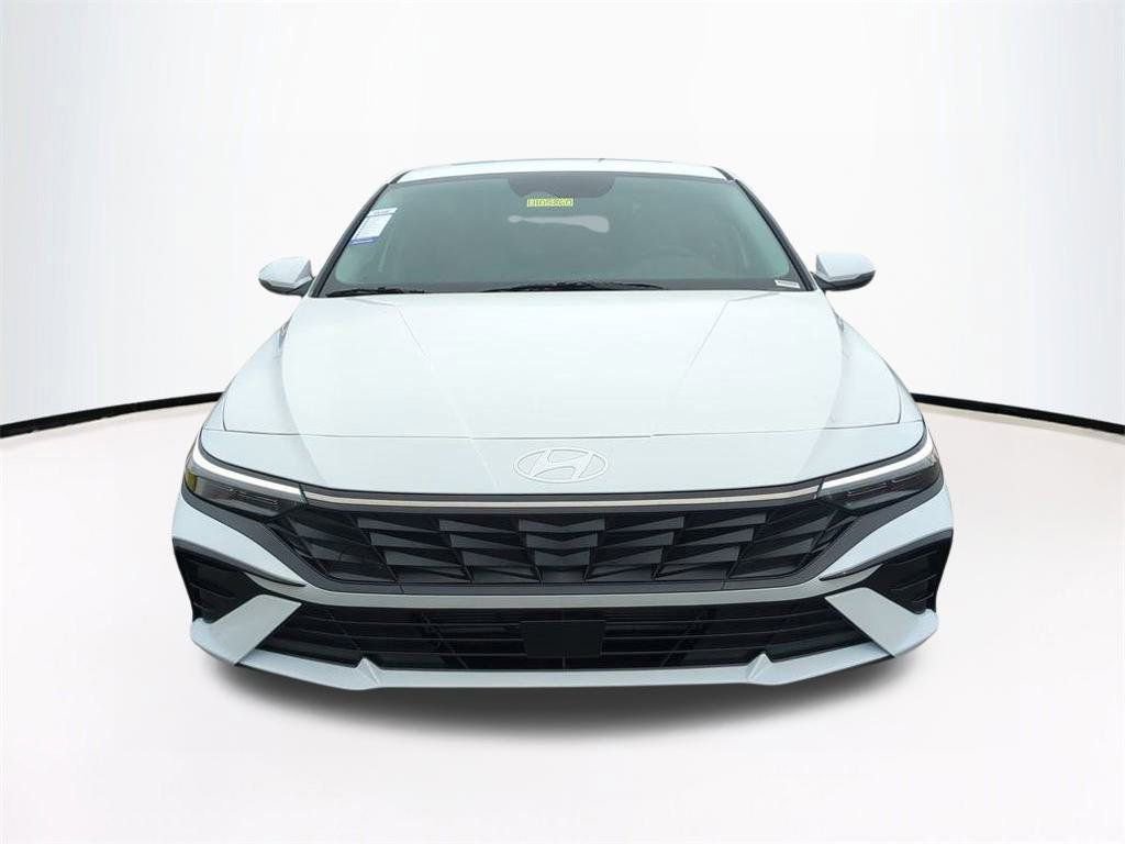 New 2026 Hyundai Elantra Limited image 3