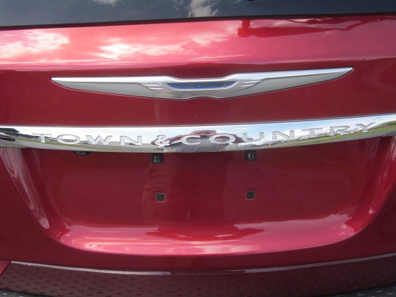 Used 2015 Chrysler Town & Country Touring FWD image 34