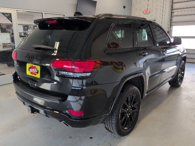 Used 2021 Jeep Grand Cherokee Altitude AWD/4WD image 5