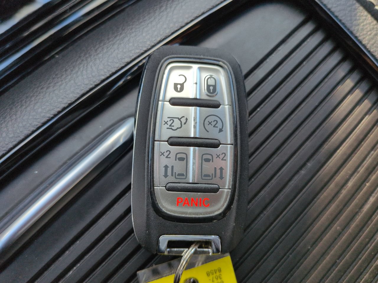 Certified 2026 Chrysler Pacifica Limited FWD image 27