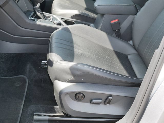 Certified 2023 Volkswagen Tiguan SE w/ Panoramic Sunroof Package AWD/4WD image 14